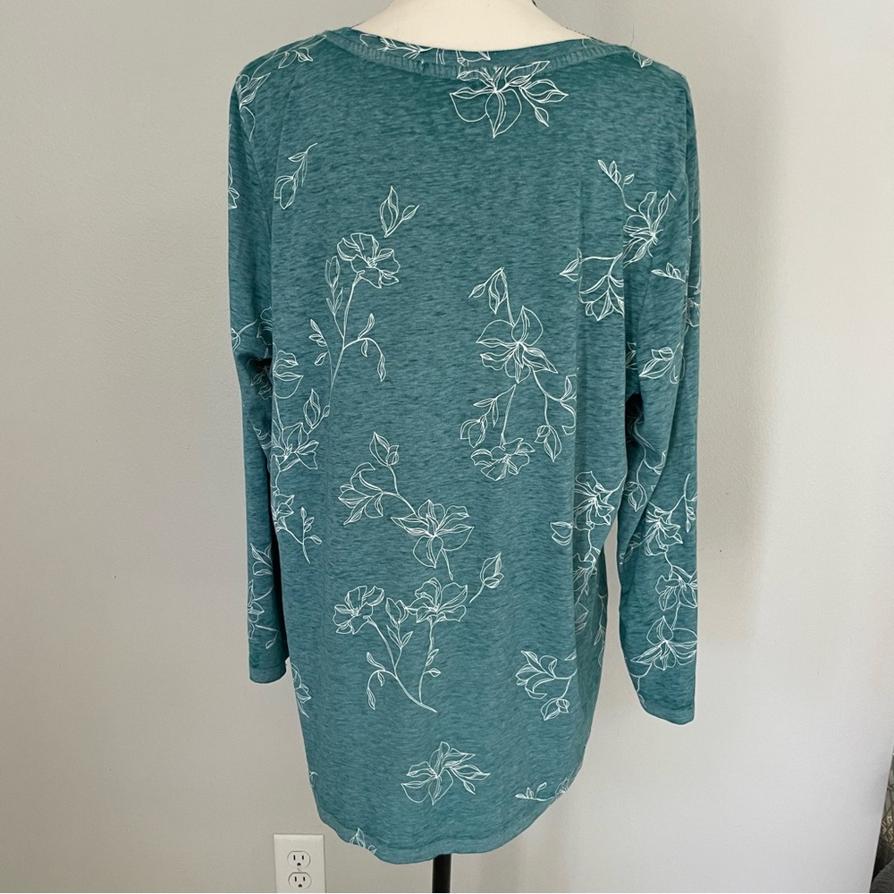 🦃C&C California Teal & White Floral Long Sleeve Blouse - Picture 3 of 4